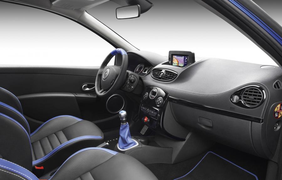  Renault Clio Gordini 200 2010 года  (фото 2 из 24)